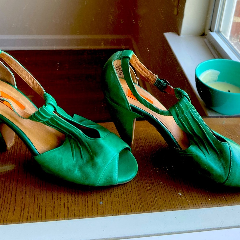 Green 2.5inch chunky heals